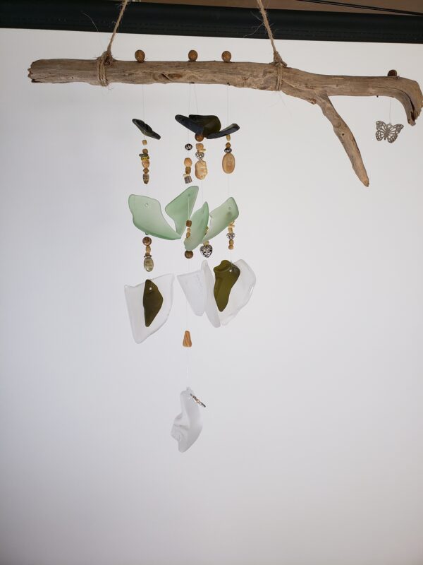 Green and white sea glass and driftwood wind chime - Image 7